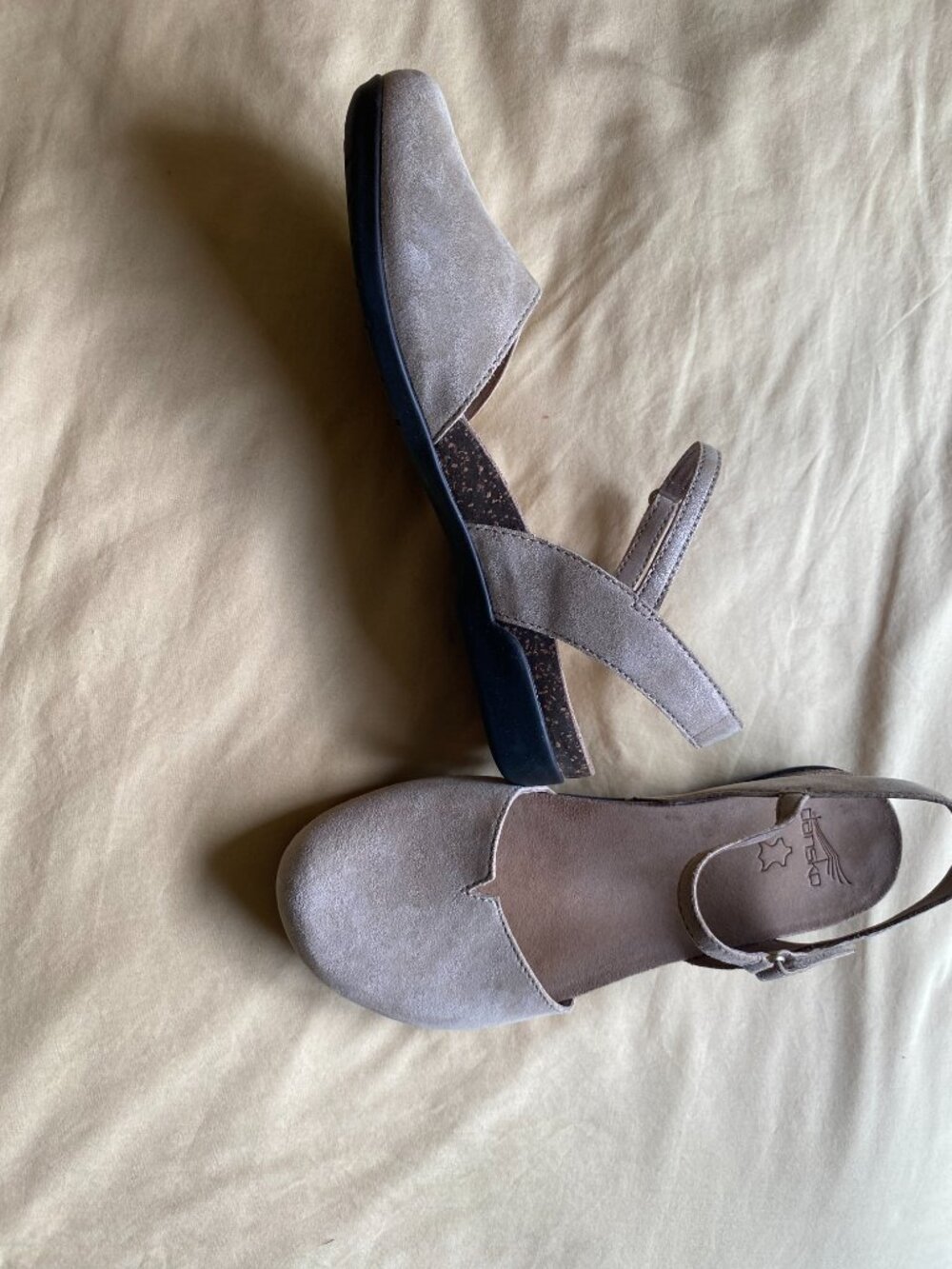 Dansko Rowan closed-toe sandals - Picture 2 of 3